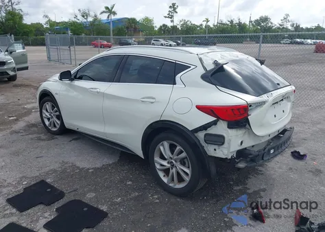 2018 Infiniti Qx30 Luxe z USA, uszkodzony, nr VIN SJKCH5CP0JA005056